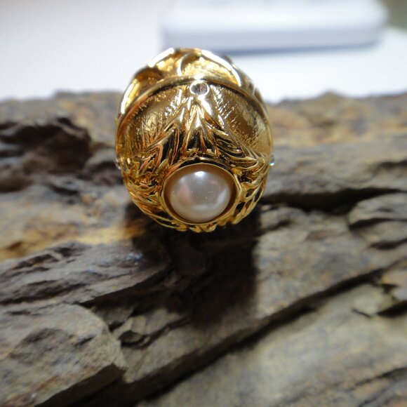 Vintage Joan Rivers Classics Collection Faberge Egg Pendant Necklace - Picture 7 of 10